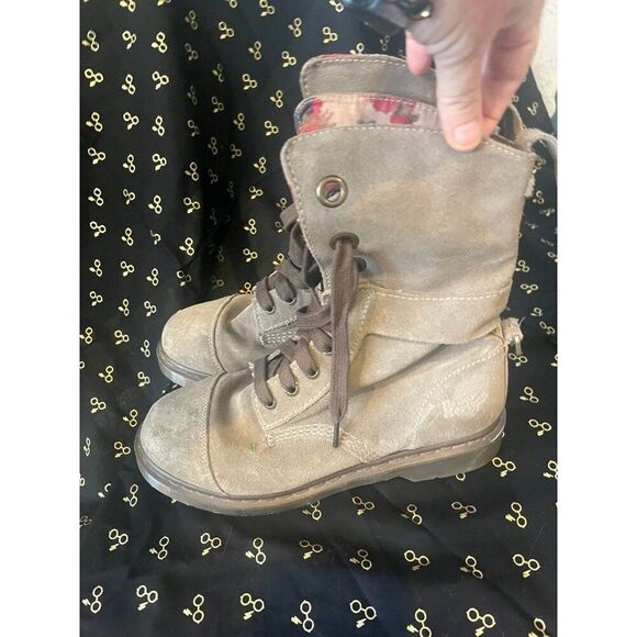 Doc Dr. martens amiee fold down boots women’s size 10 euro 42 grey and floral - Picture 1 of 7